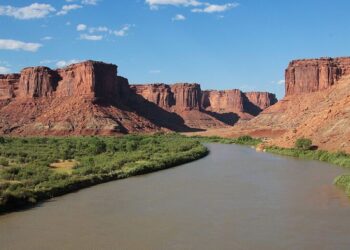 A ciência explica o “rio que sobe” e desafia a lógica de quem o observa