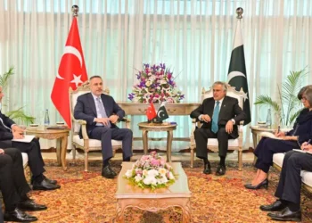 Irã ataca megafundições de alumínio e eleva tensão no Oriente Médio