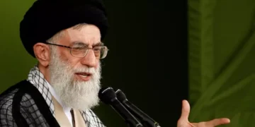 Oriente Médio mergulha em tensão após morte de Khamenei