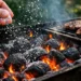 Truque do churrasco: por que colocar sal no carvão pode ajudar a controlar o fogo