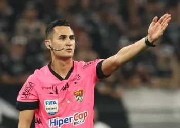 Técnico do Novorizontino critica arbitragem na final do paulistão e revela fala de árbitro: “Dei um pênalti para vocês”