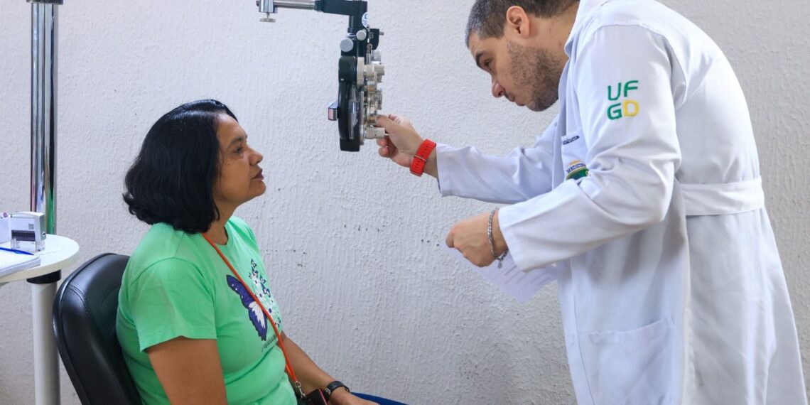 ACB realiza novas entregas de óculos e ultrapassa 4 mil beneficiados em Goiânia