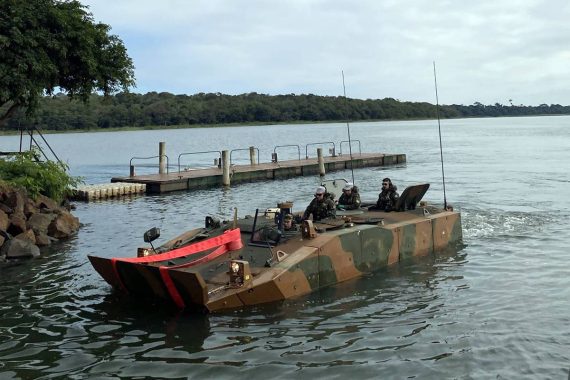 Deu na Folha de S.Paulo: Exército investe R$ 1,27 bilhão em mísseis e blindados após tensões regionais e lições de guerras recentes