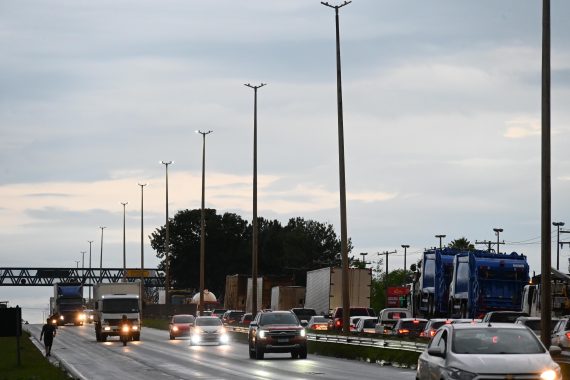 Brilha Goiânia intensifica obras de iluminação na BR-153 e GO-020