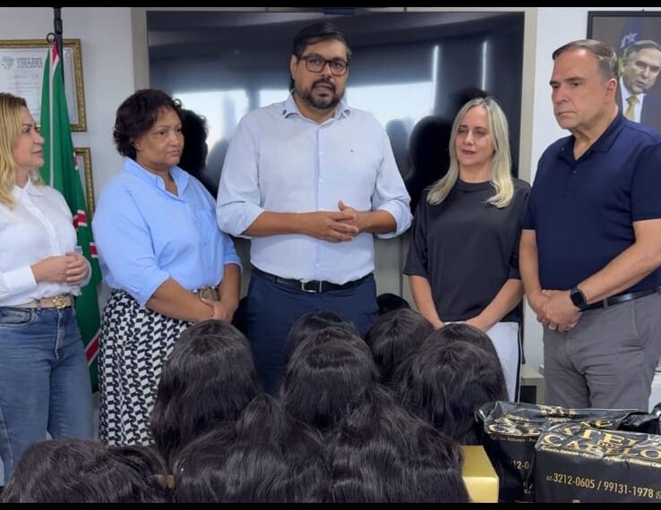 Prefeitura de Goiânia recebe perucas para mulheres em tratamento de câncer