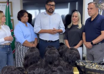 Prefeitura de Goiânia recebe perucas para mulheres em tratamento de câncer