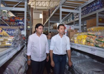 Prefeito Vilela garante abastecimento regular nas unidades de saúde de Aparecida