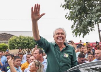 Com aprovação recorde, Ronaldo Caiado renuncia ao Governo de Goiás para disputar o Planalto