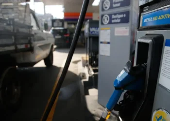 Governo calcula impacto de pacote para reduzir preço do diesel em até R$ 30 bilhões
