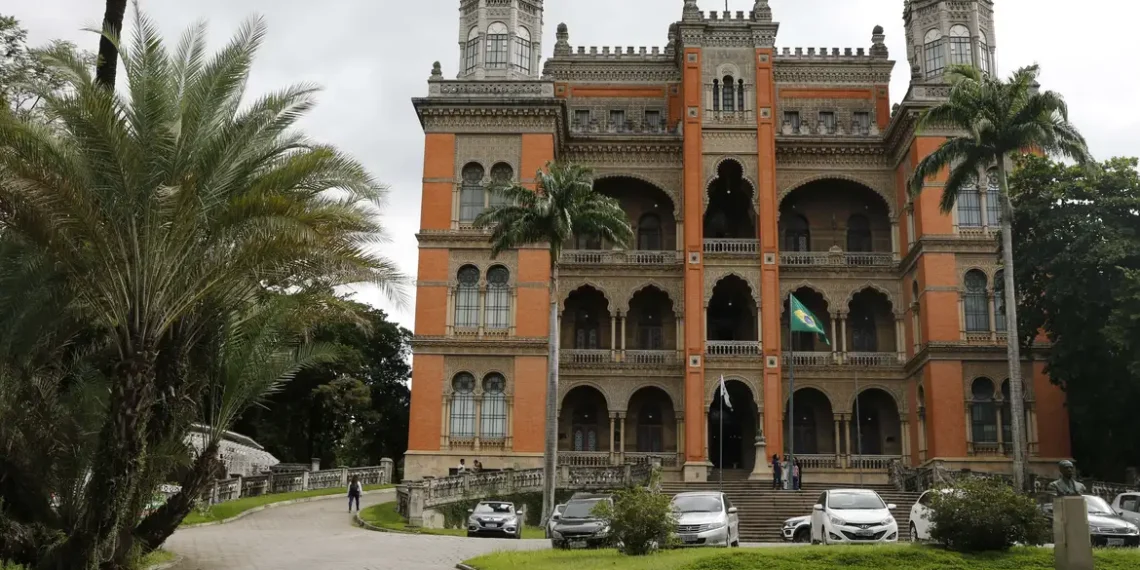 Hospitalizações por Influenza A crescem em todo o país