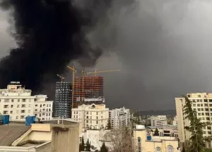 G7 avalia liberar reservas estratégicas de petróleo para conter disparada dos preços da energia