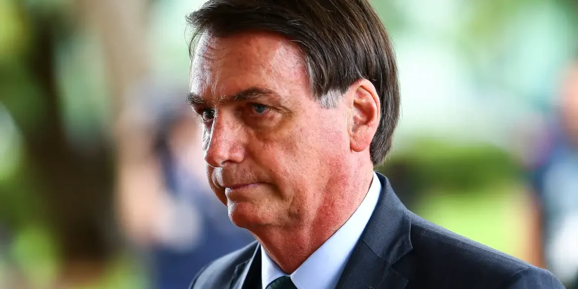 Médicos destacam gravidade do quadro e alertam para risco de morte do ex-presidente Jair Bolsonaro