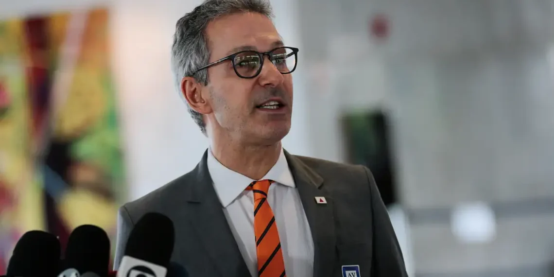 Presidente do PL aponta Romeu Zema como possível vice em chapa liderada por Flávio Bolsonaro