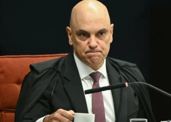 Moraes nega ter recebido mensagens atribuídas a Daniel Vorcaro no dia da prisão do banqueiro