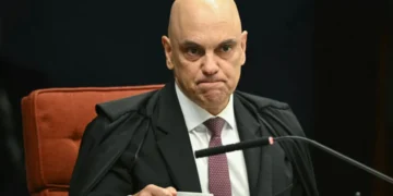 Moraes nega ter recebido mensagens atribuídas a Daniel Vorcaro no dia da prisão do banqueiro
