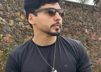 Filha de cantor condenado por estupro desabafa após decisão judicial