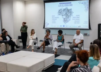 Sete em cada dez mulheres relatam assédio em espaços públicos