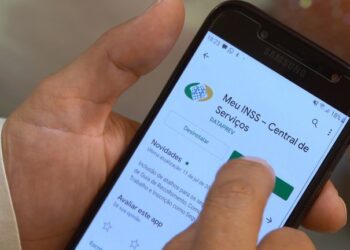 INSS reajusta benefícios e eleva teto previdenciário em 2026