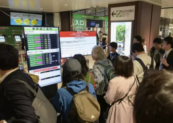 Japão alerta para risco de novos terremotos após tremor de magnitude 7,7 e emissão de aviso de tsunami