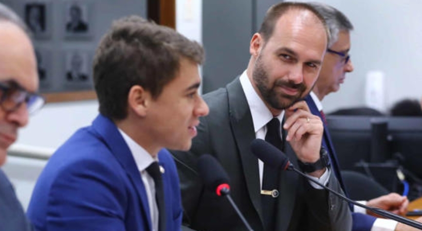 Eduardo ignora apelo de Flávio por unidade e intensifica embate com Nikolas; crise expõe divisão no bolsonarismo