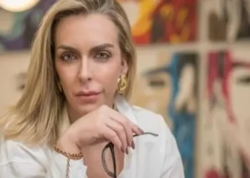 Após ouvir Roberta Luchsinger, PF avalia convocação de Lulinha para apurar suspeita de pagamentos mensais em investigação do INSS