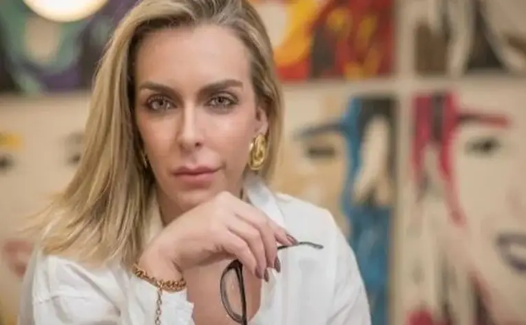 Após ouvir Roberta Luchsinger, PF avalia convocação de Lulinha para apurar suspeita de pagamentos mensais em investigação do INSS