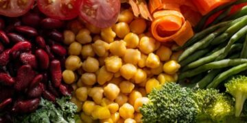 Mudança nos hábitos alimentares pode elevar longevidade em até 13 anos, aponta estudo