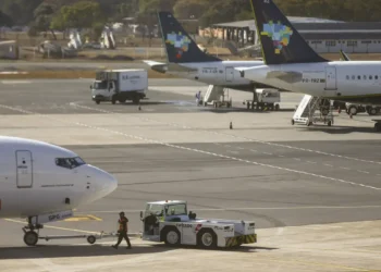 Aéreas alertam para impacto elevado após alta no querosene de aviação
