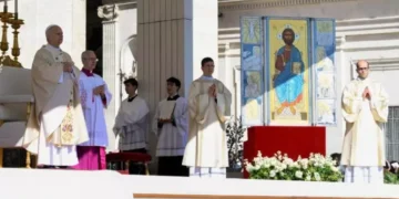 Papa Leão XIV usa Páscoa para pedir paz global e denunciar “violência que mata e destrói”