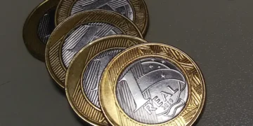 Moeda de R$ 1 pode valer até R$ 8 mil e vira alvo de colecionadores no país