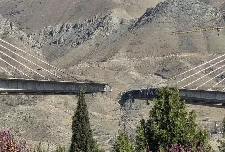 Trump divulga imagens de bombardeio à maior ponte do Irã e intensifica ultimato