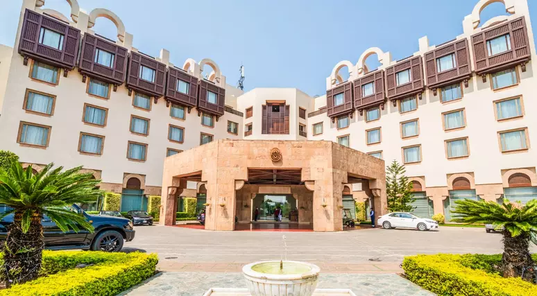 Hotel de luxo no Paquistão evacua hóspedes para sediar cúpula diplomática entre Irã e EUA