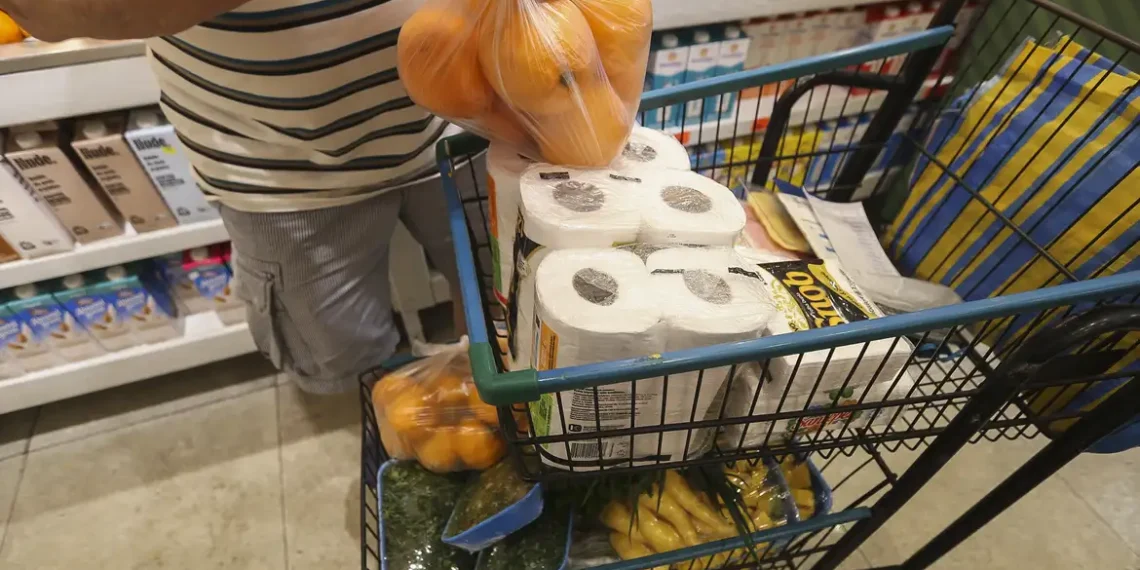 Custo da cesta básica registra alta em todas as capitais brasileiras durante o mês de março