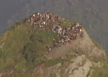 Turistas ficam ilhados por horas no Vidigal durante operação policial no Rio